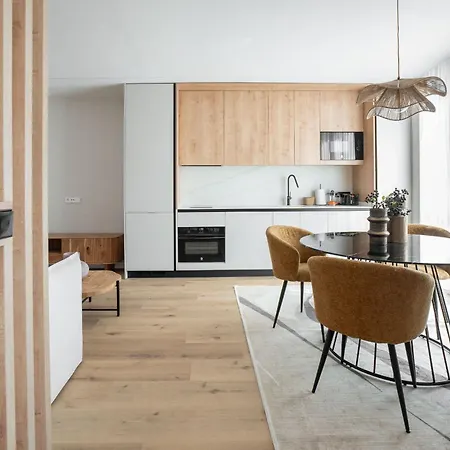 Monumental Peten By Manlia *