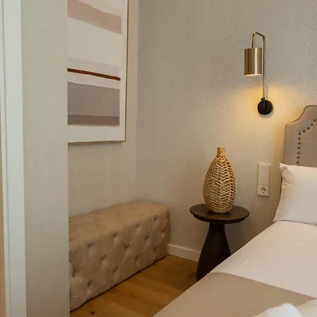 Monumental Peten By Manlia